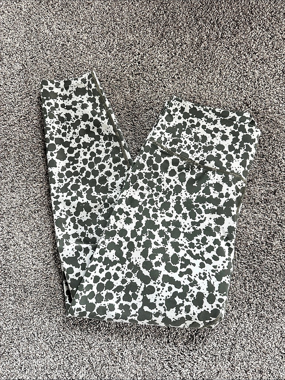Sage Collective leggings Women's Green & White Animal Print Size Large